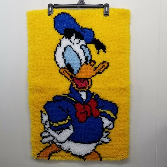 Donald Duck Pluto Latch Hook Complete Wall Hanging - Picture 2 of 5